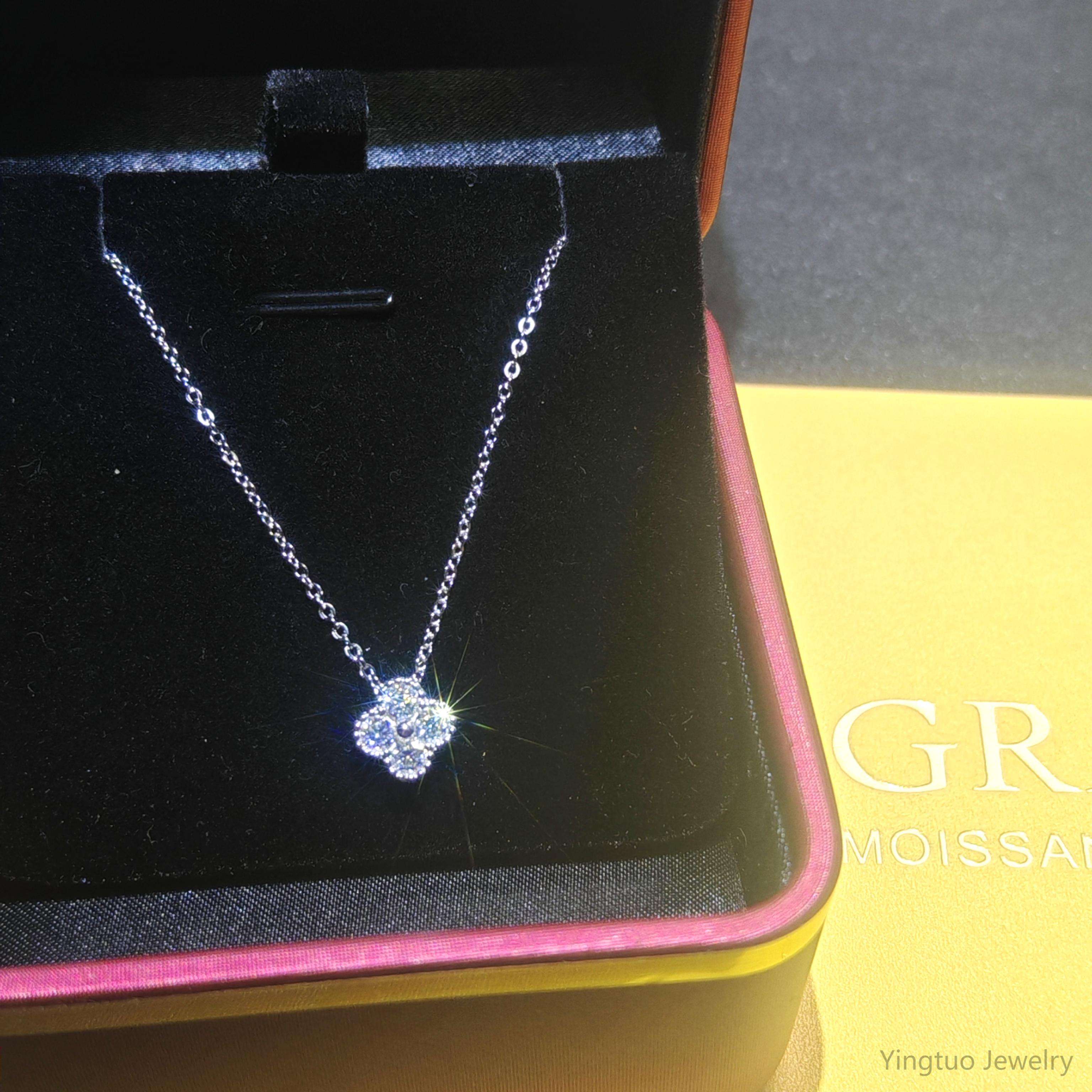 Clover Necklace – Lucky Radiance