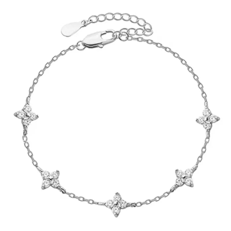 <tc>Zirkon-Armband mit vierblättriger Blume </tc>